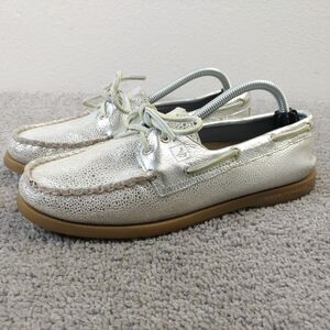 Sperry Top Sider 2 Eye Boat Shoe Womens Size 7.5 Loafers Silver Lace Up